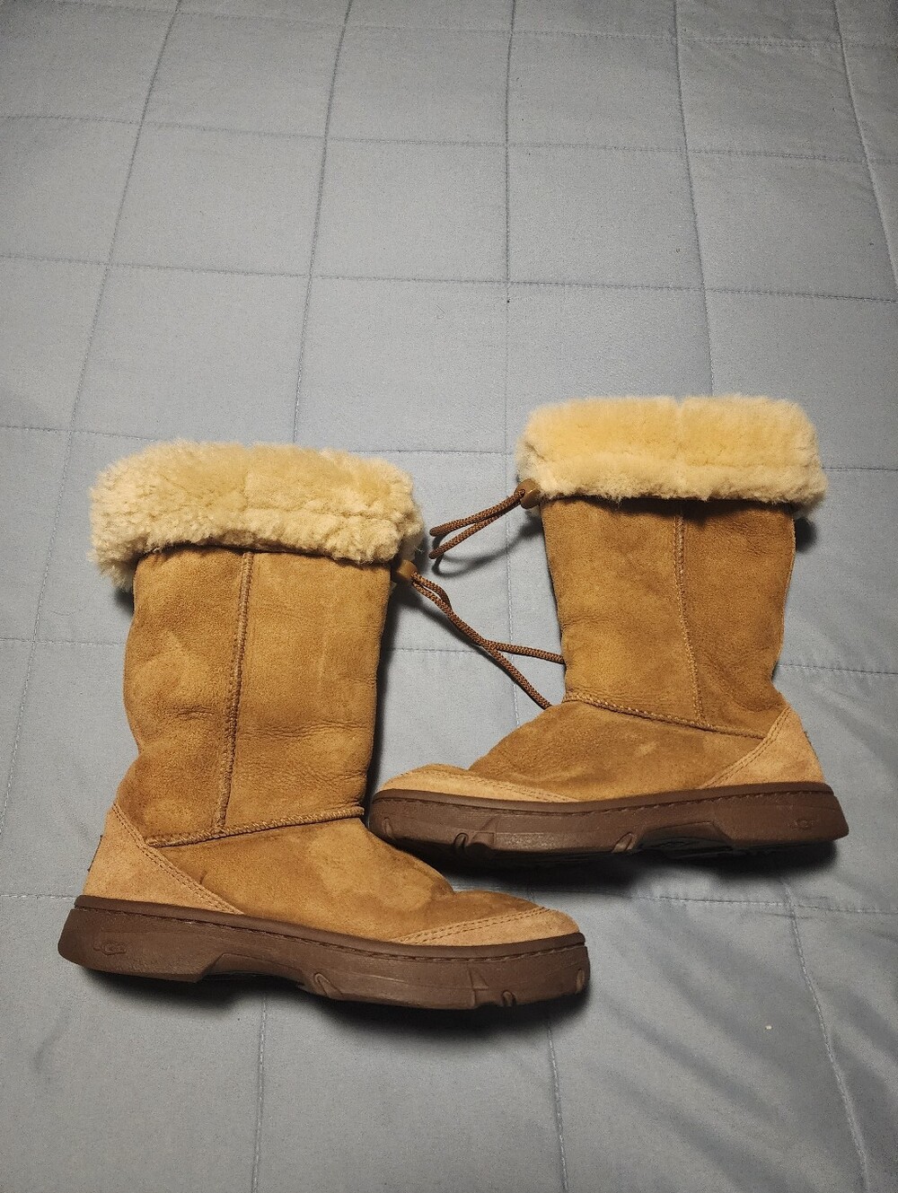 UGG - Picture 2 of 9